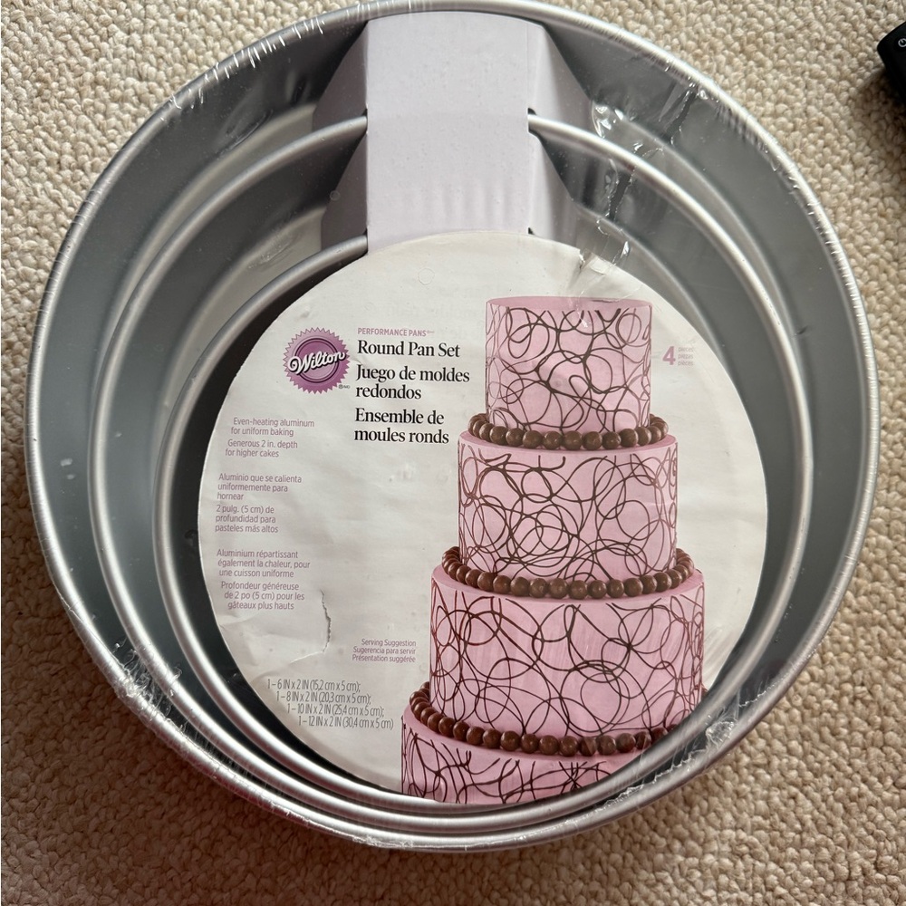 4 Piece Performance Pans, Wilton Round Pan Set